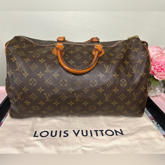 Louis Vuitton Handbags - Authentic Louis Vuitton Speed 40 Monogram- Don’t Miss Out.